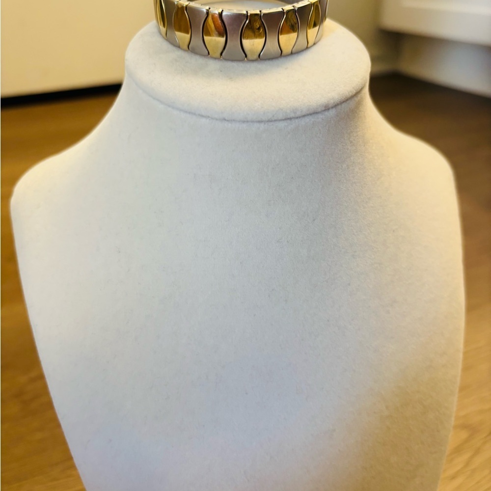 Gold and Silver color Bracelet - Picture 2 of 6